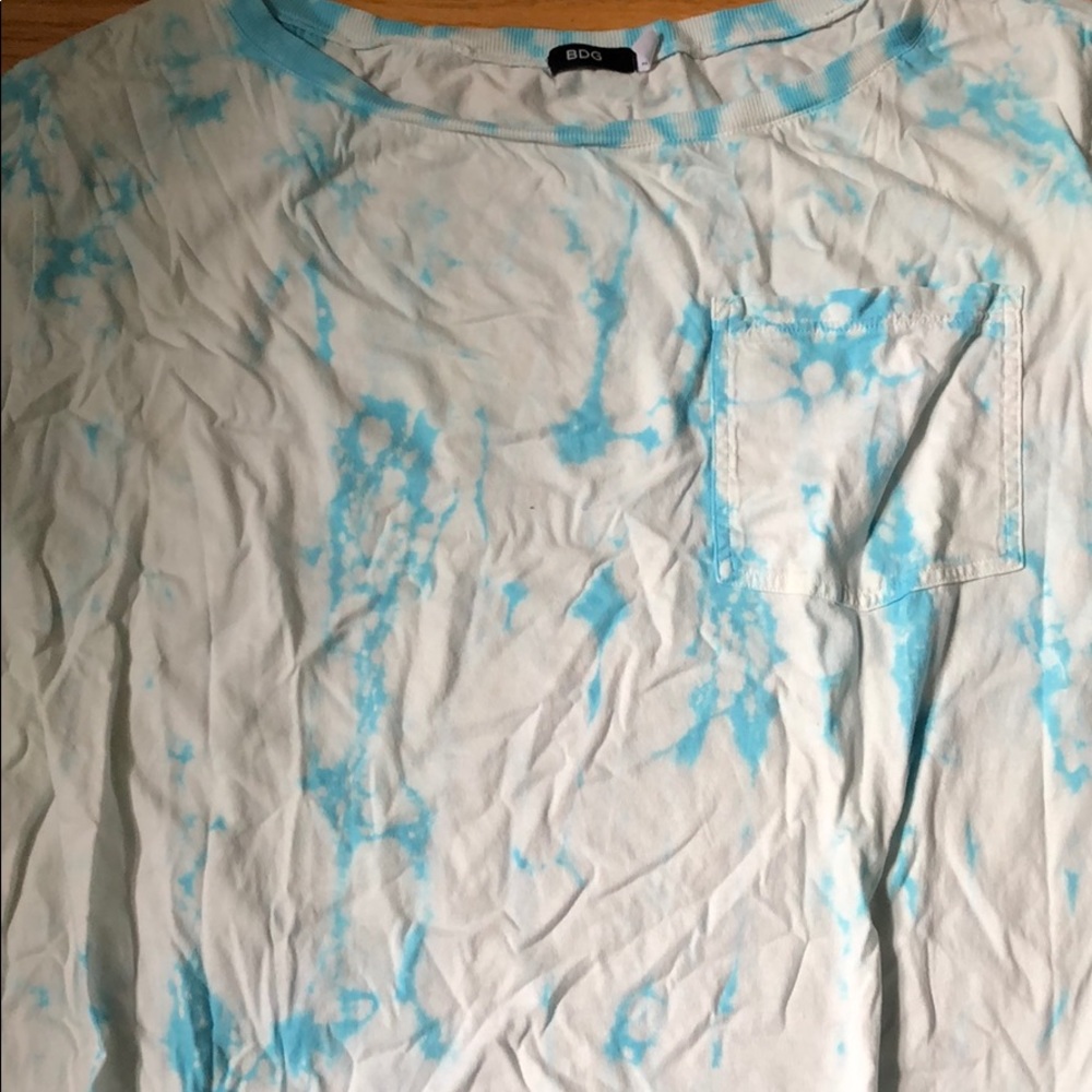 oversized BDG light blue tee!